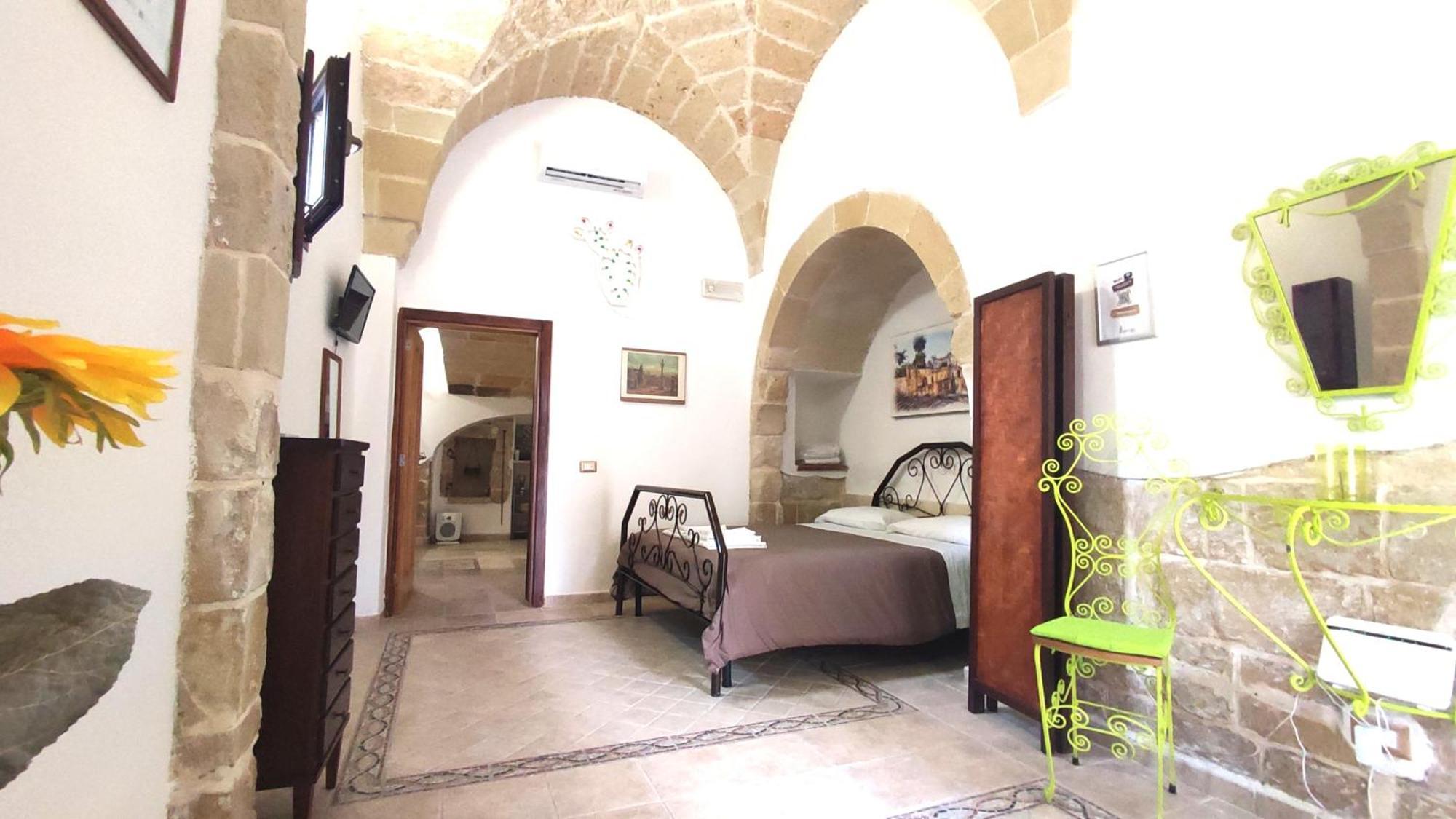 Goodstay Downtown Apartment Lecce Esterno foto